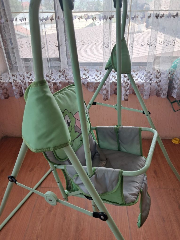 Продам детскую качелю