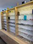 Витрины для салона оптики или для магазина косметики