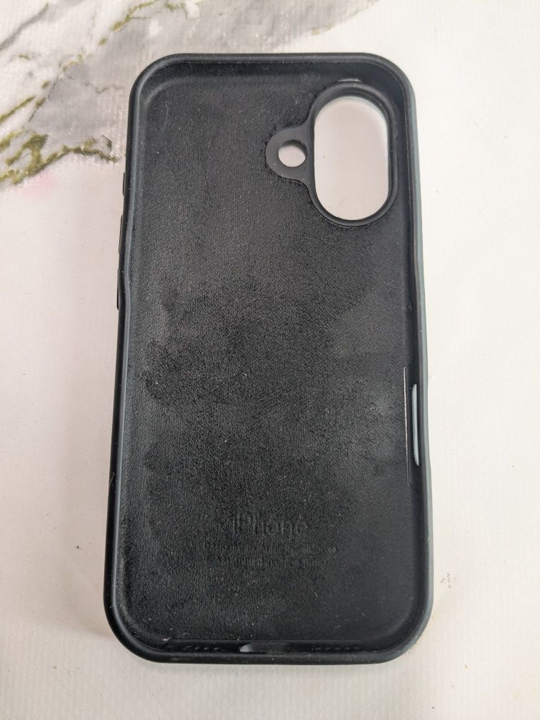 Оригинальный чехол для iPhone 16