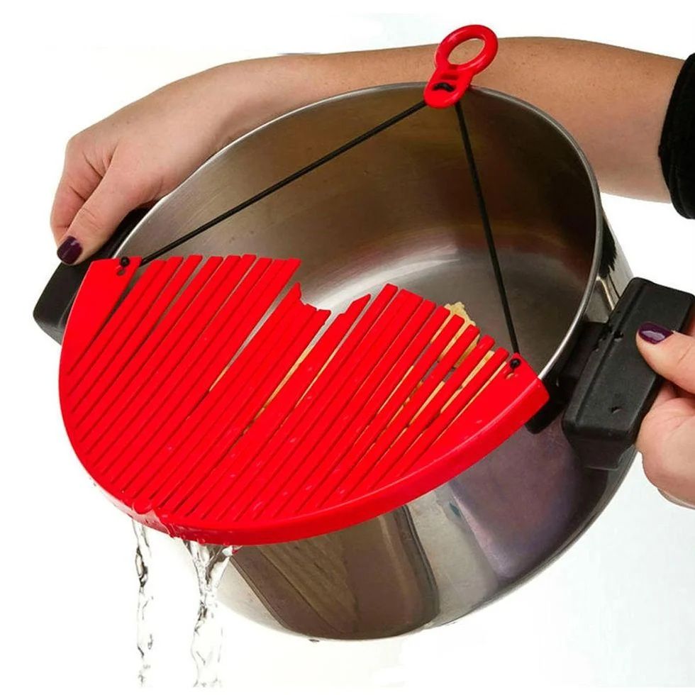 Универсальный дуршлаг-накладка для слива воды Better Strainer.