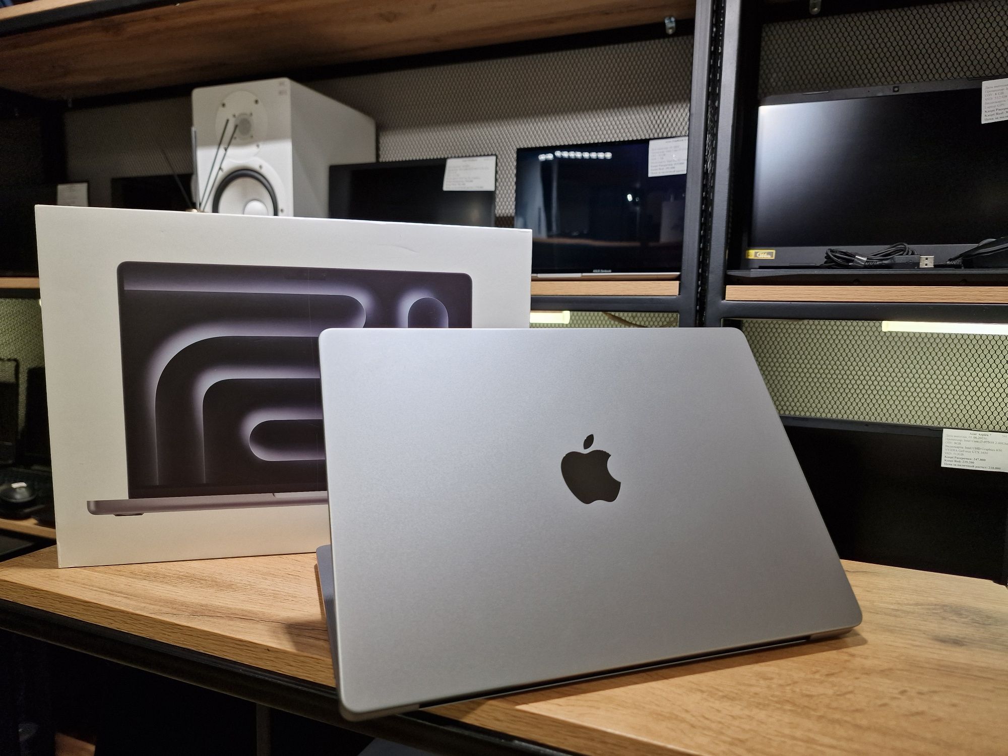 Новый MacBook Pro 14, M3, 2023г. 8/512GB, 8759/A10