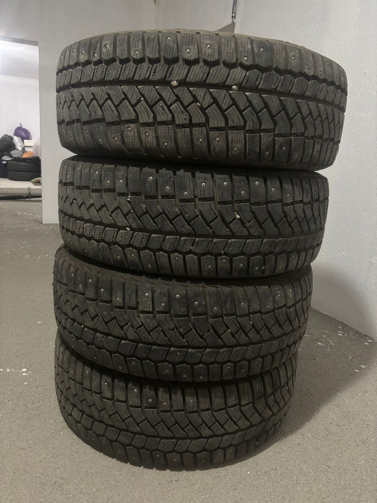 Продам зимние шины