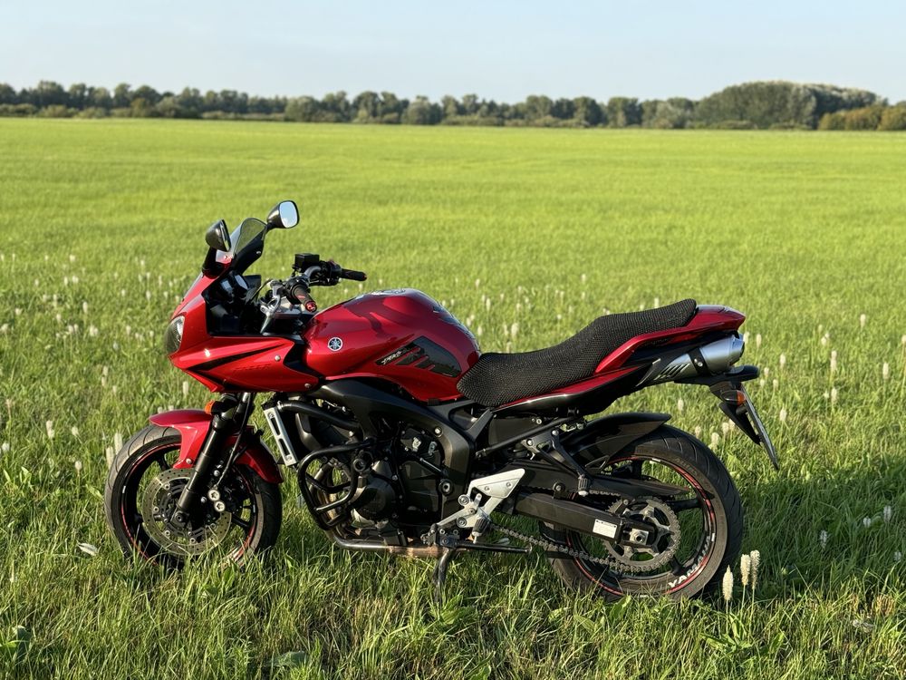 Продам мотоцыкл Yamaha Fazer 6 s2