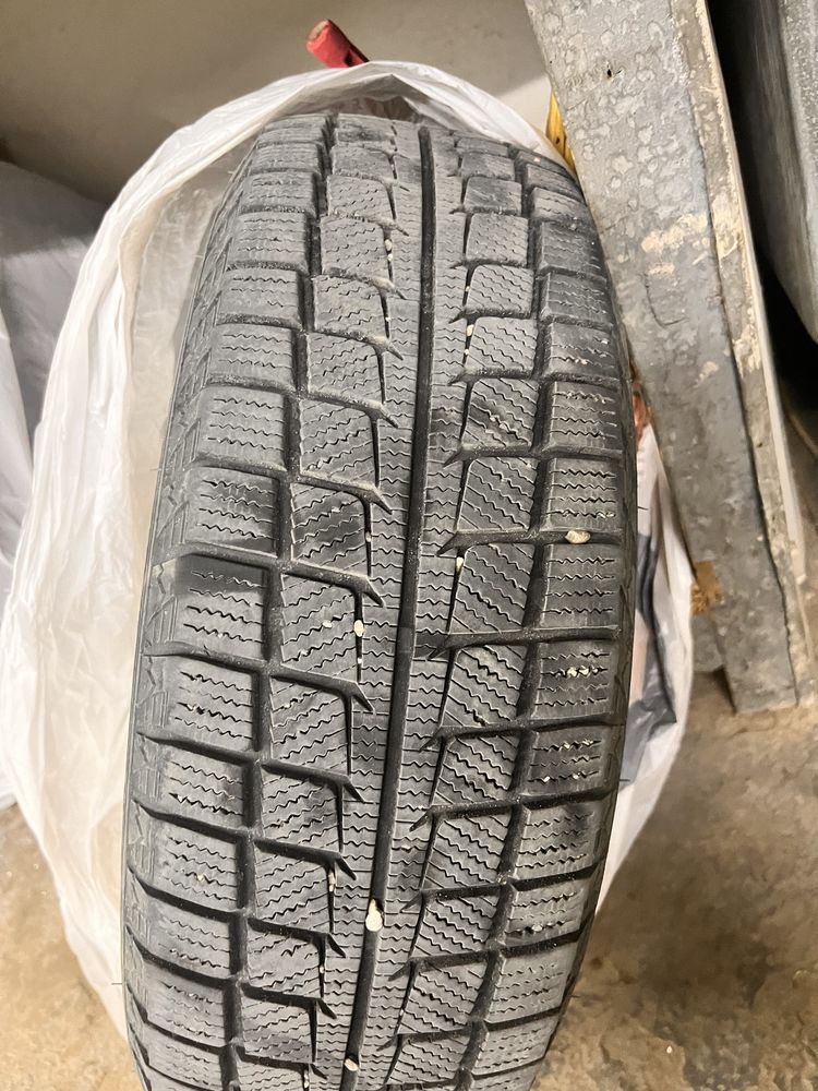 Продаю шины с диской r15 .185/65,зимний в хорошем состояние