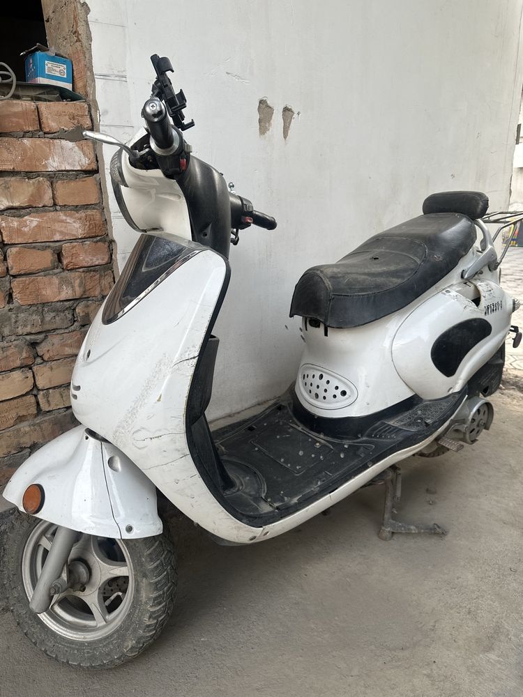 Продам скутор (мопед) jog