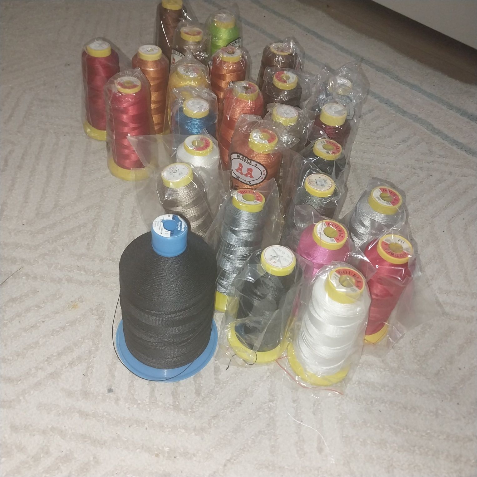 Нитки для швеи все новые