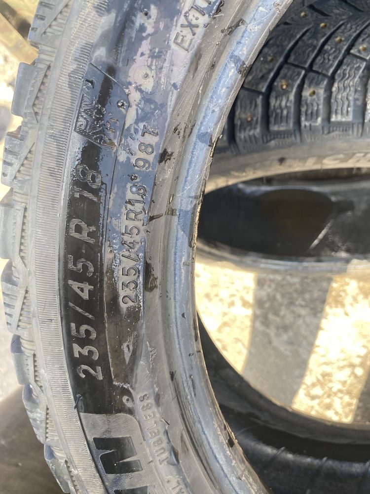 Автошины на 18 235/45 2 шт в нал