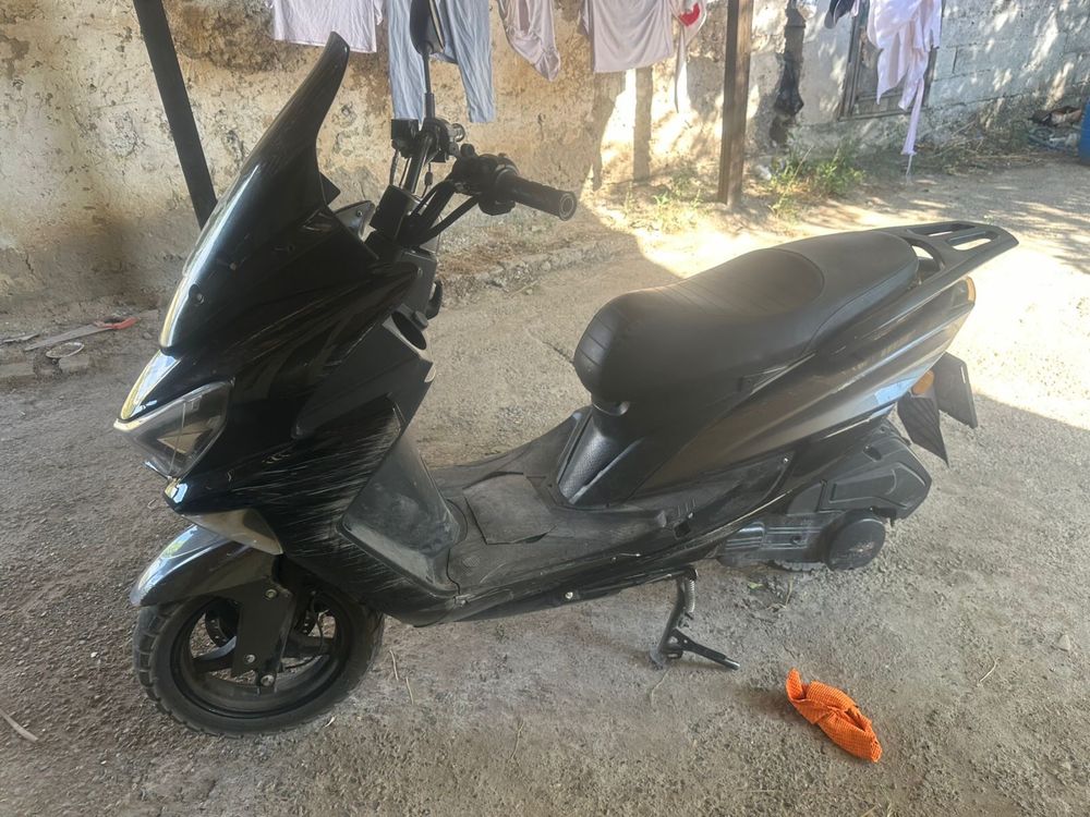 Продам скут. 140000