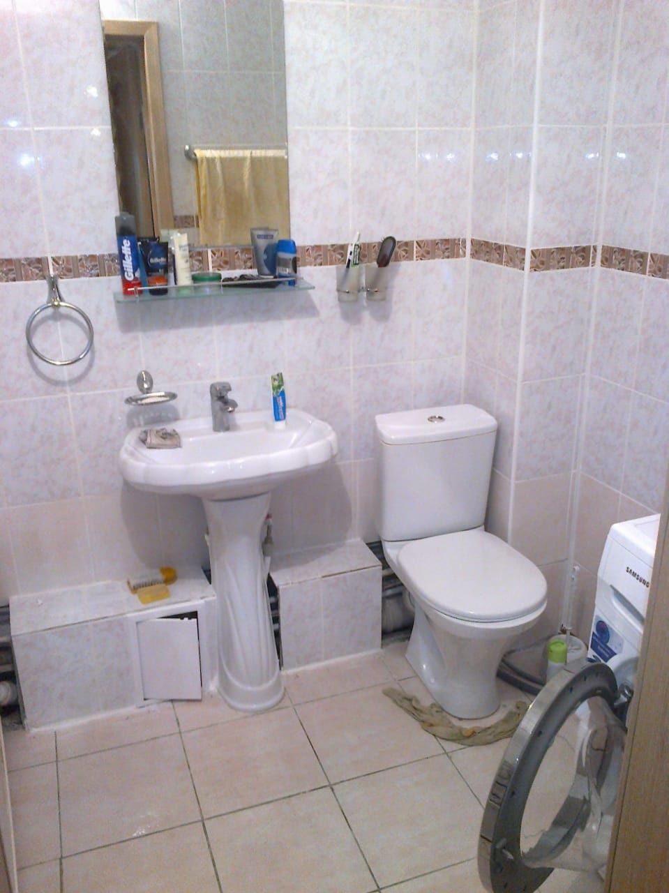 Продам 2 ком Достык Молл, ПВХ, 1/5, кирп., част. мебел., 20,9 млн.