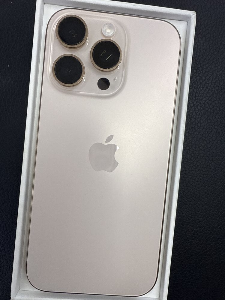 IPhone 16 pro 256 с коробкой с гарантией со шнуром оригинал 34 цикла