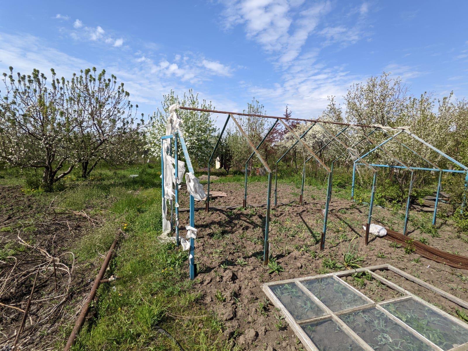Продам дачу на берегу озера, 2-я дачная налево, общество Никель.