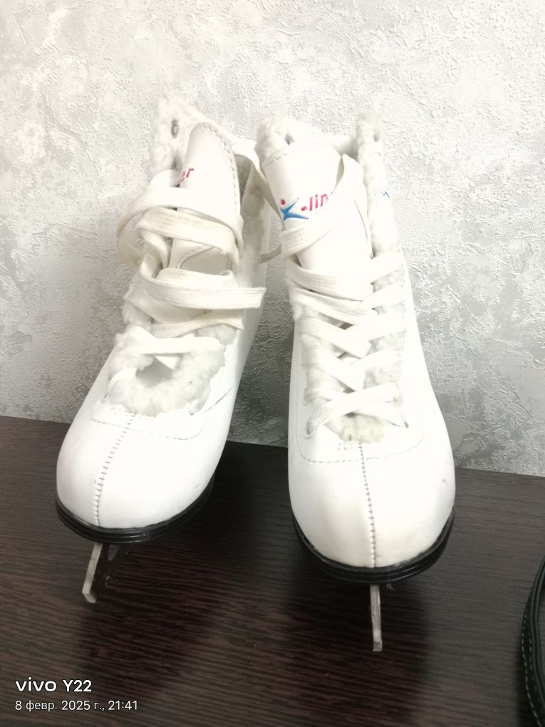 Продам коньки размер 34