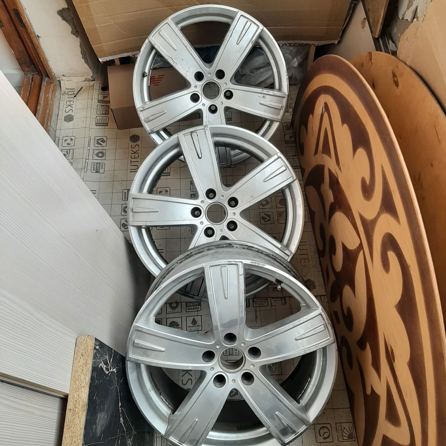 Срочно Продам диски с шинами r 18