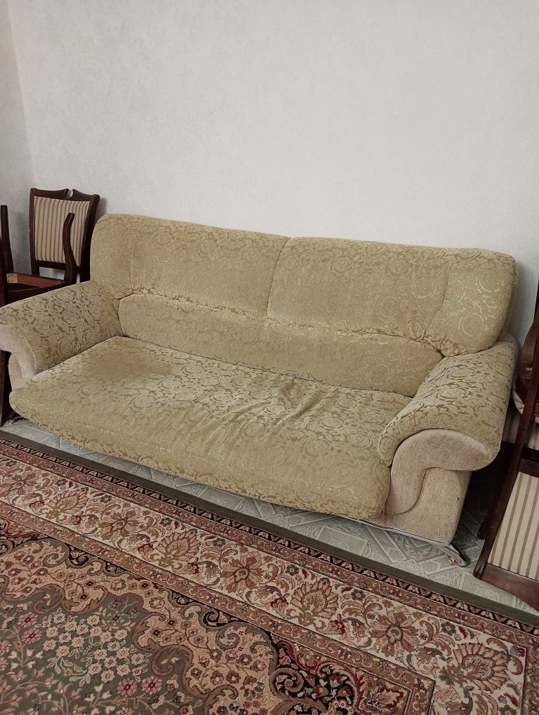 Диван и два кресла