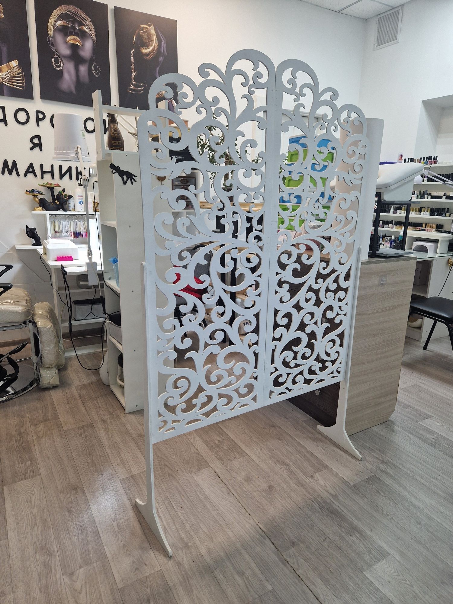 Ажурная шикарная ширма только комплектом .состоит из 3ех частей