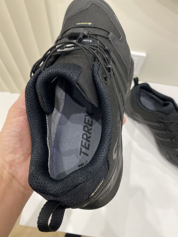Adidas кроссовки