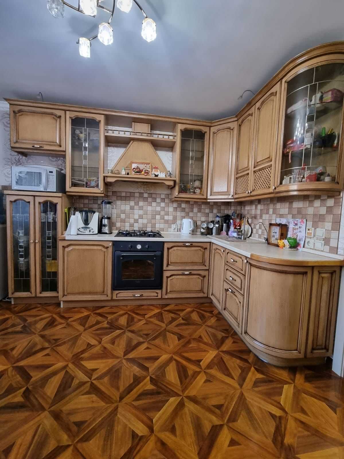 Продам 3 комнатную квартиру Район Азии