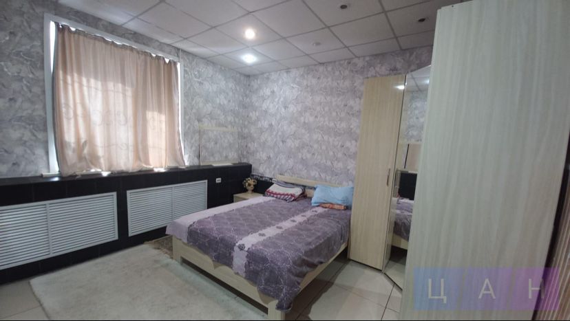 Продам большую 3-комн квартиру76кв м  , старого типа по ул Чкалова