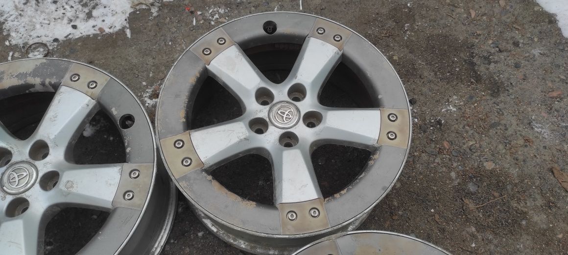 Комплект оригинальных дисков R18. Toyota. Lexus