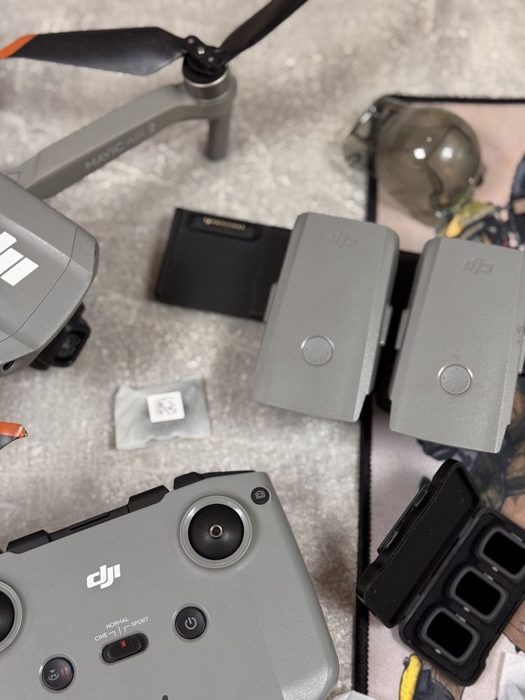 Дрон DJI Mavic Air 2 Fly More Combo серый