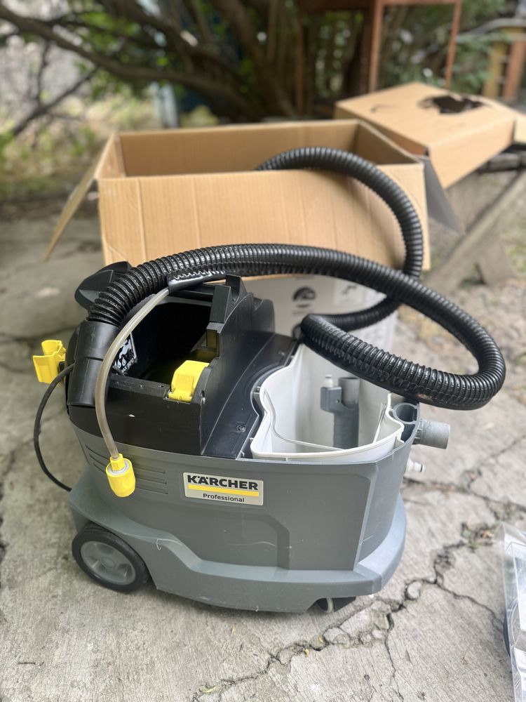 Продам моющий пылесос кархер Karcher