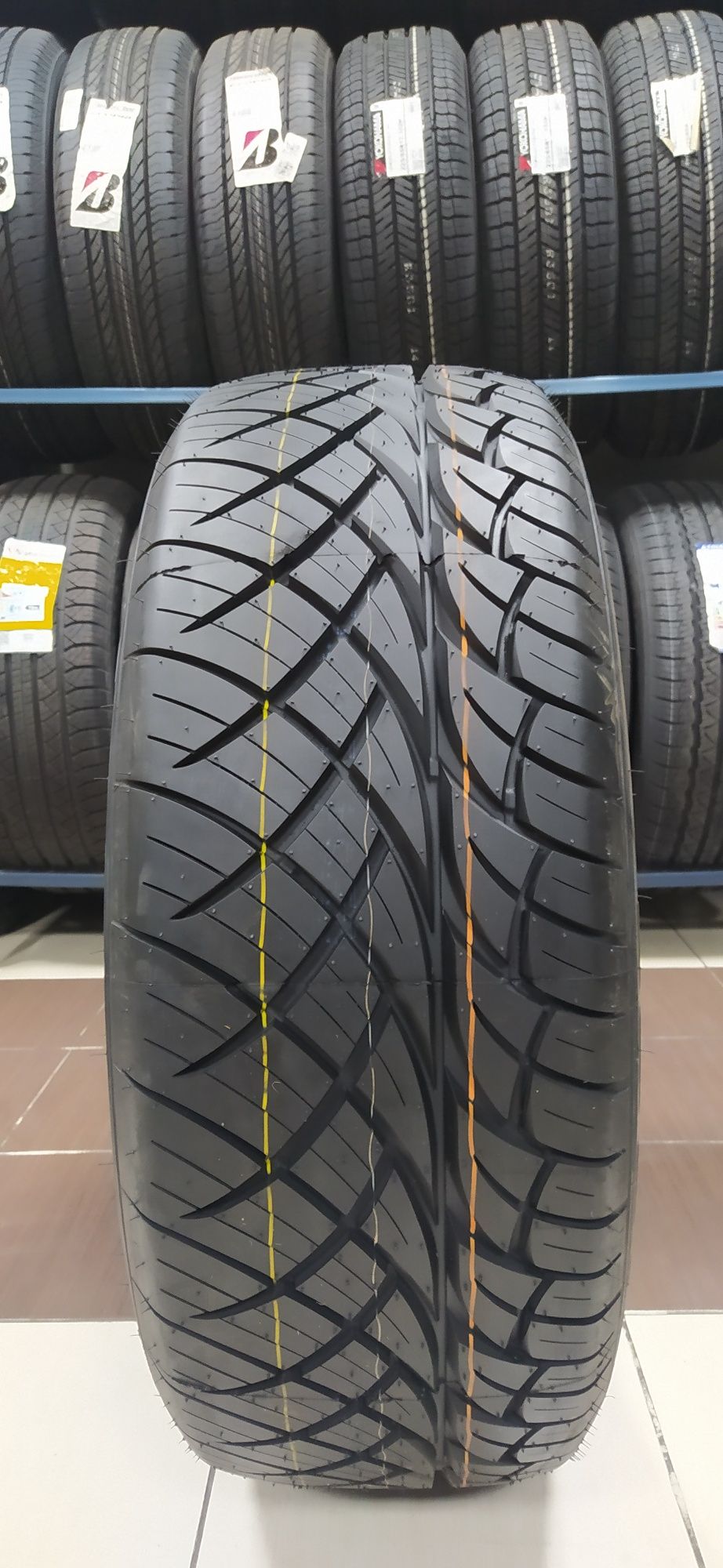 275/55R20 Nitto NT420S