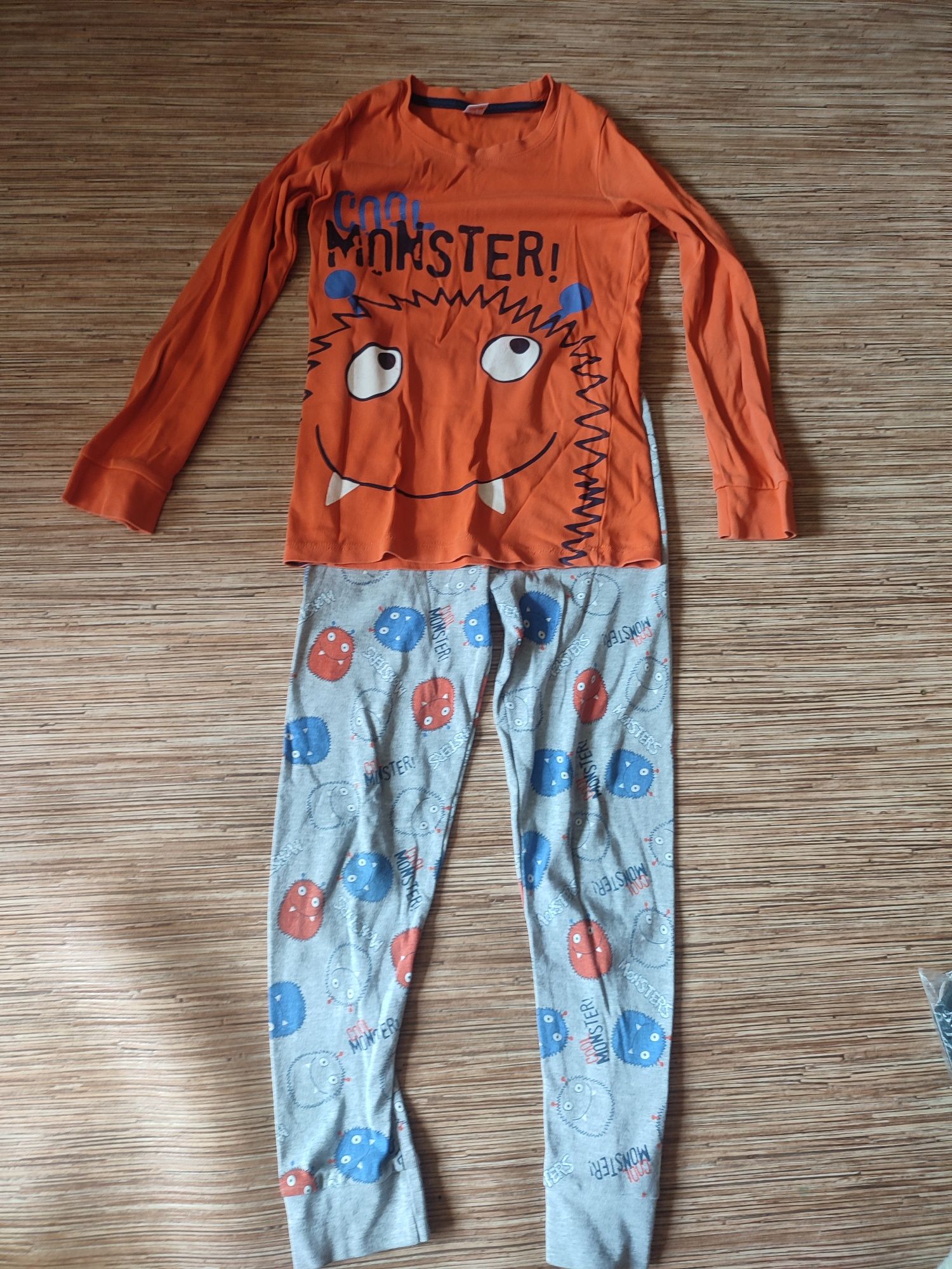 Продам вещи на 8-9 лет