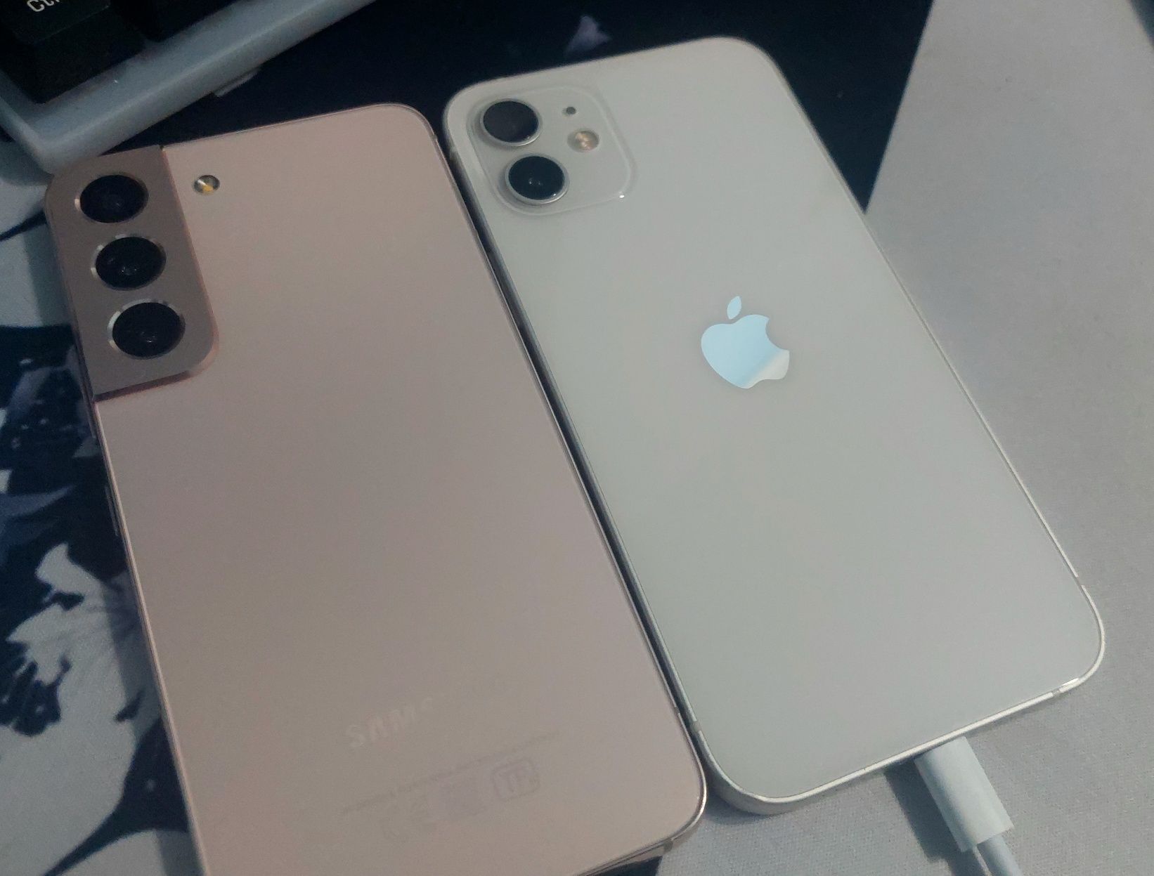 Samsung S22 + Iphone 12