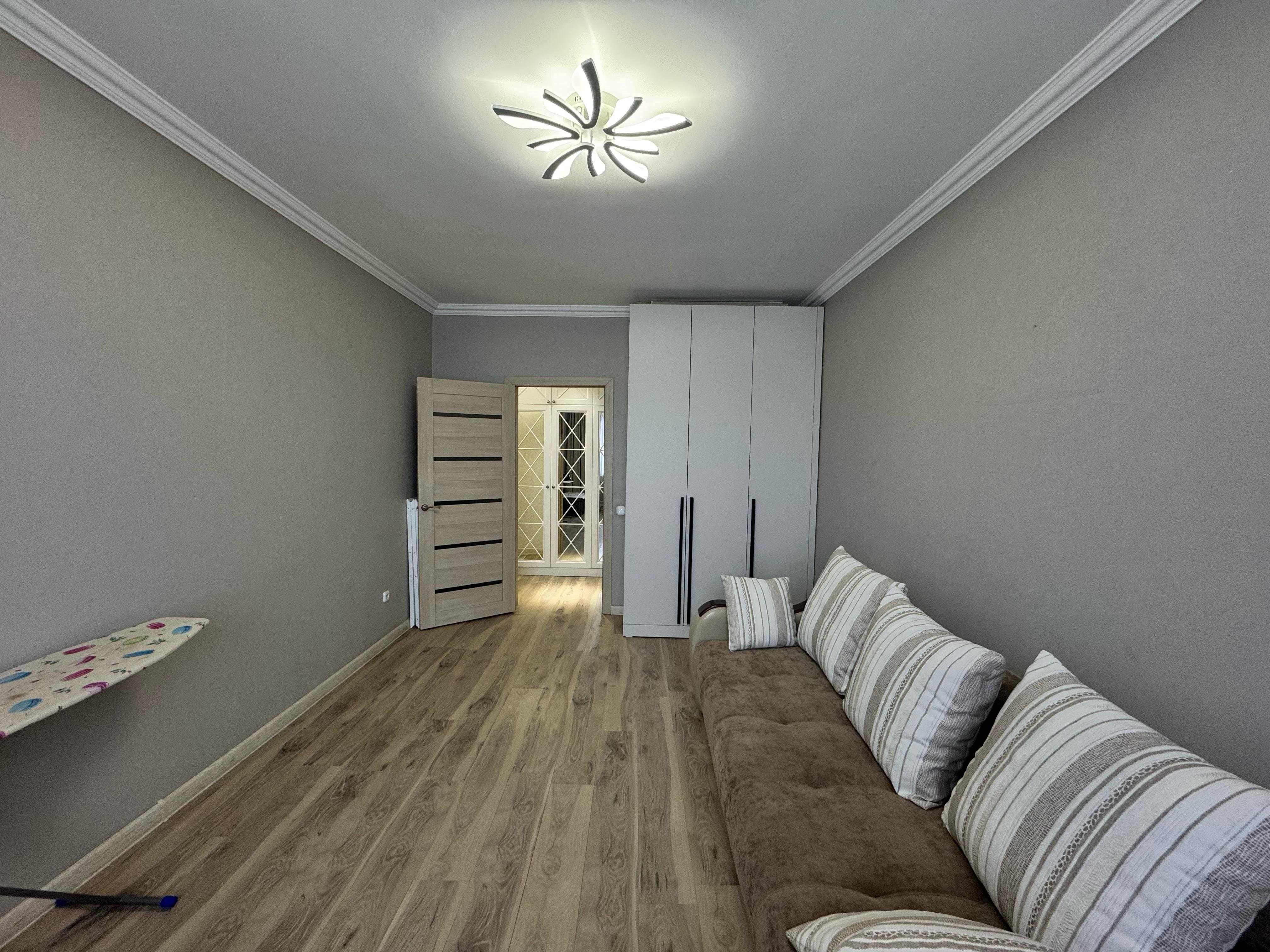 Продаем 3 комн. кв .-  89 кв.м. в НОВОМ ДОМЕ - Шахтеров 52