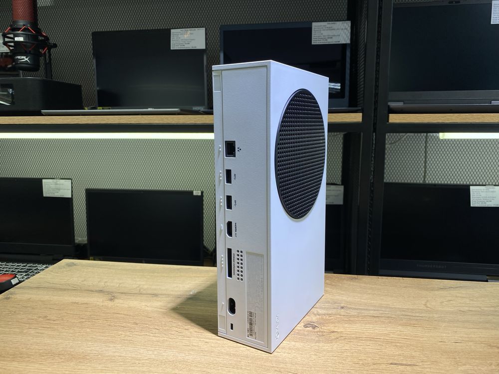 Игровая приставка XBOX Series S, 512 GB SSD, 2 джойстика, 10280/А10