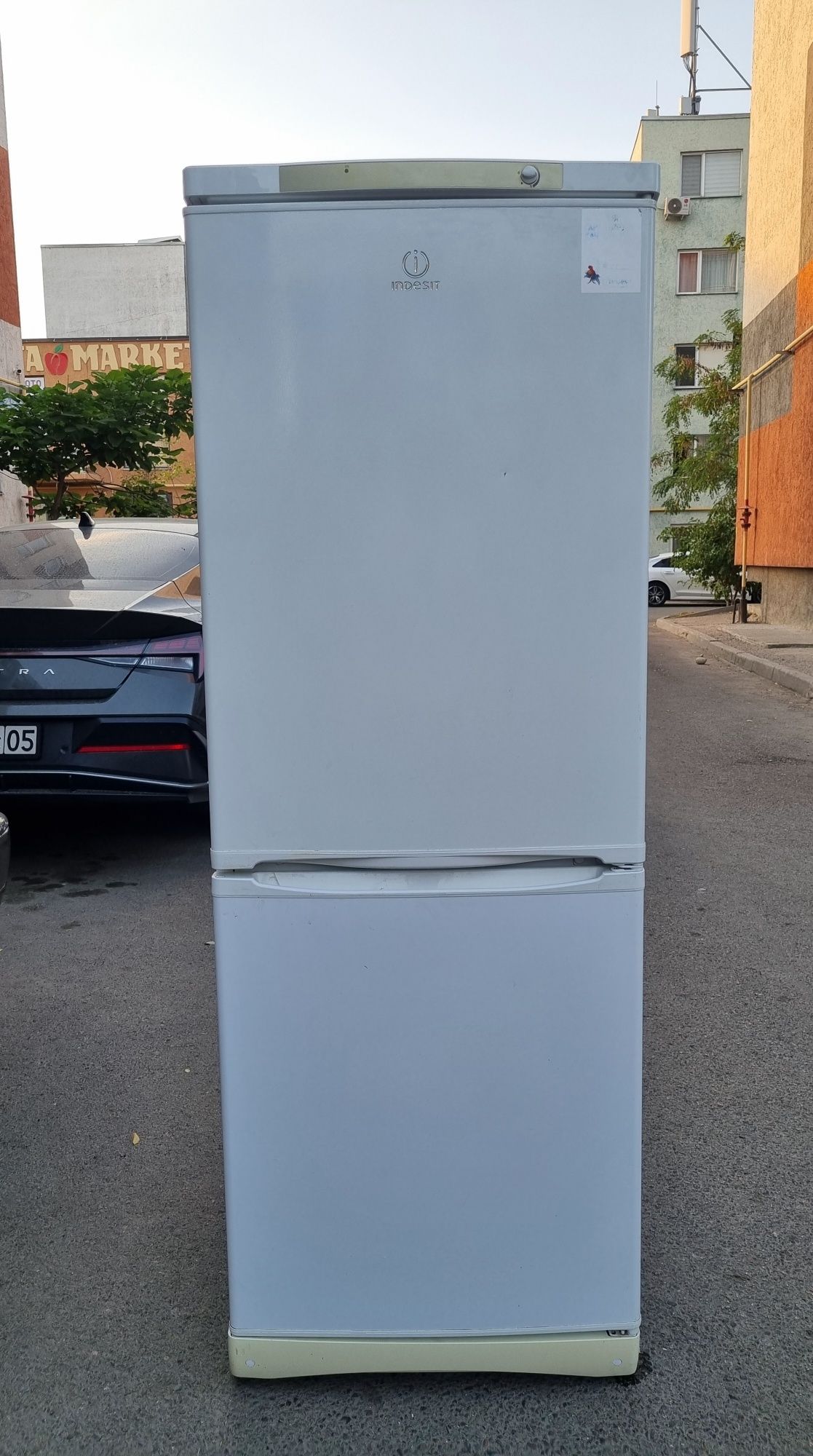 Холодильник INDESIT