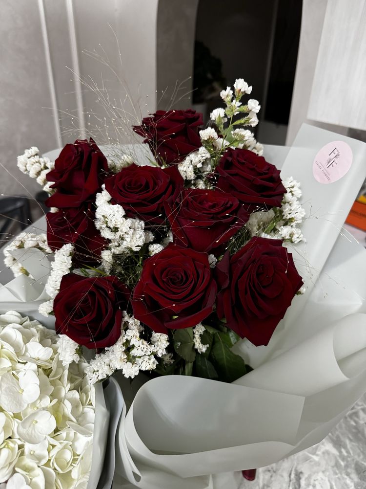 Срочно продам 101 голландскую розу . Длина метр 20