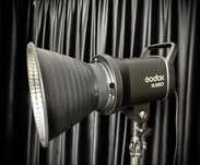 Светодиодный световой прибор Godox SL60IID. Прожектор
