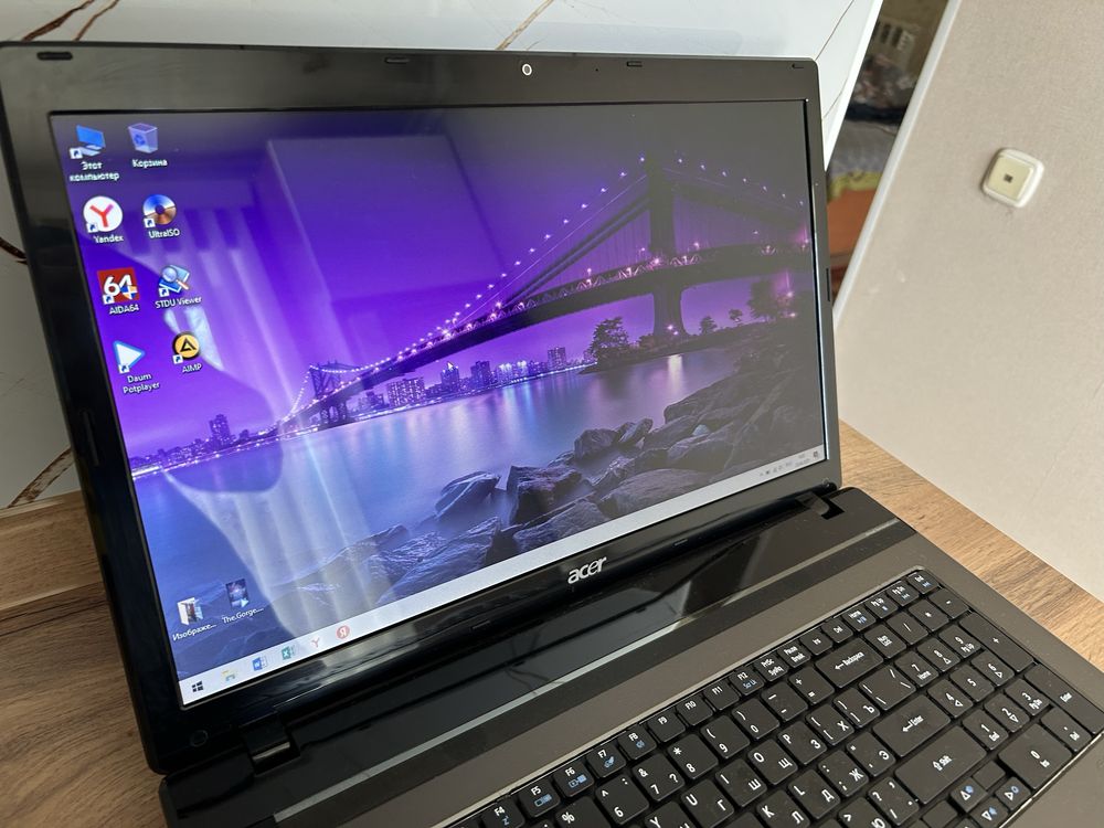Ноутбук Acer, проц i3, ssd+hdd, большой 17,3 экран