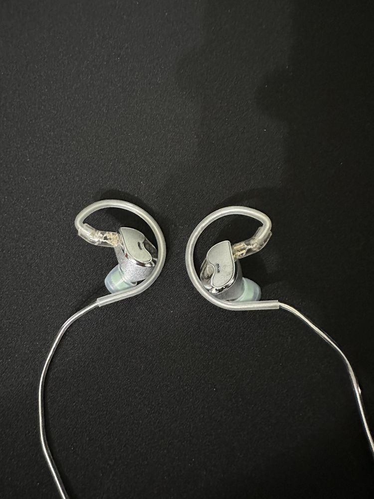продам наушники iem
