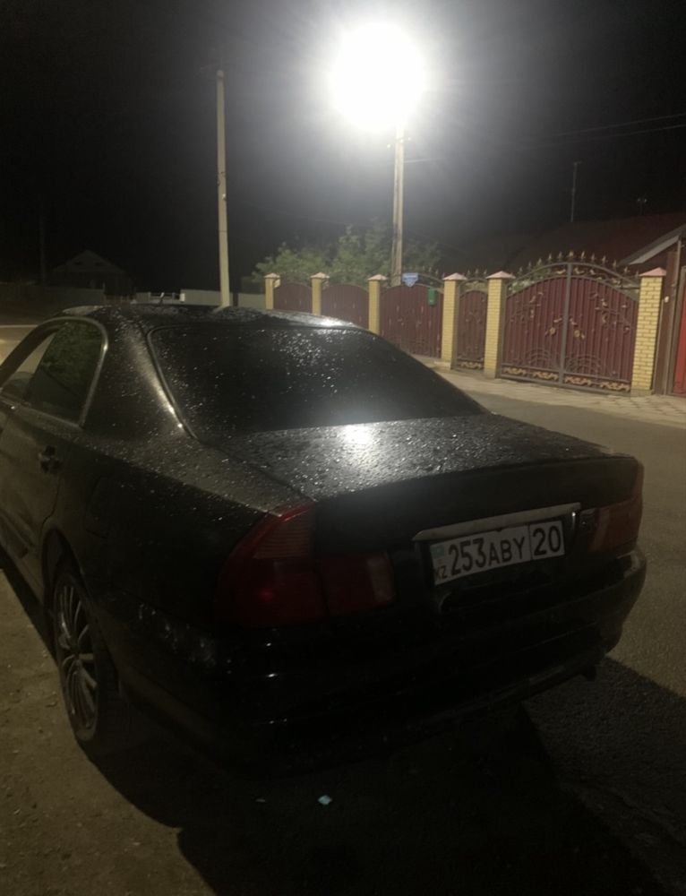 Mitsubisi diamante 1996 года