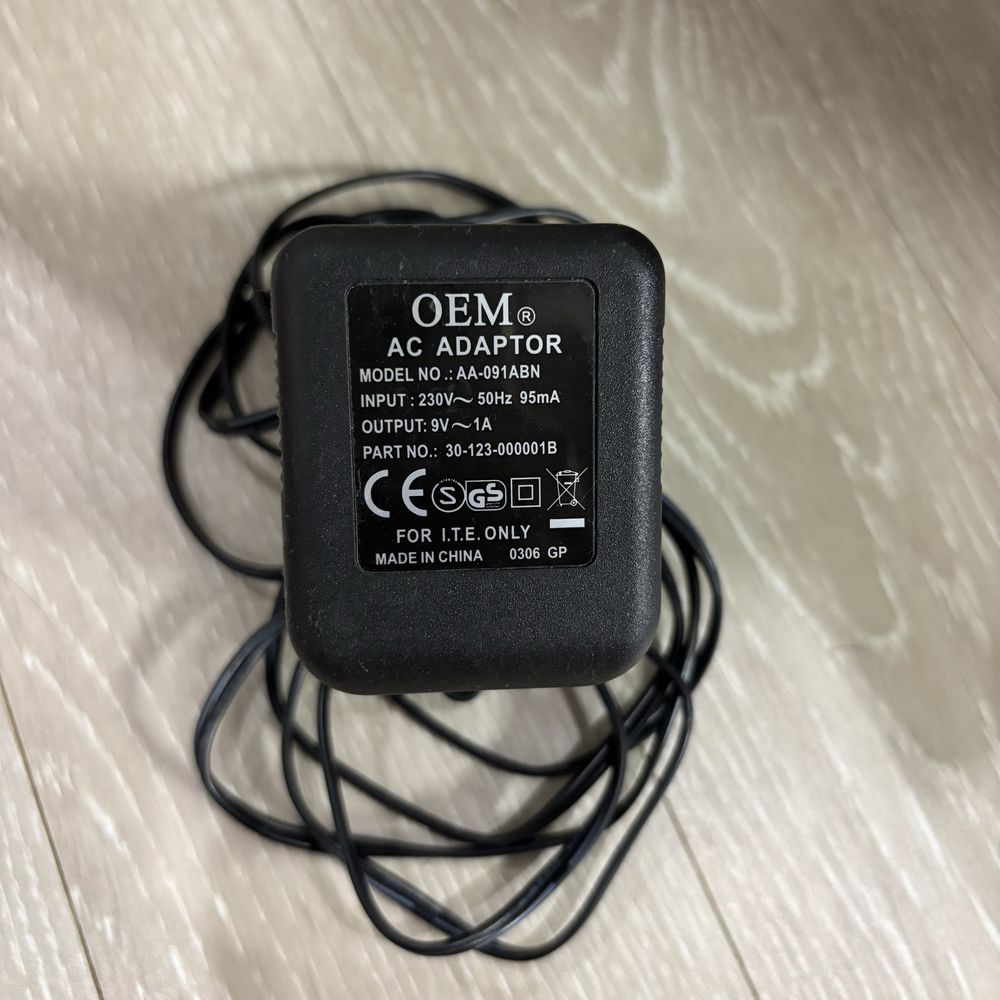 Блок питания 9V 1A (адаптер OEM)