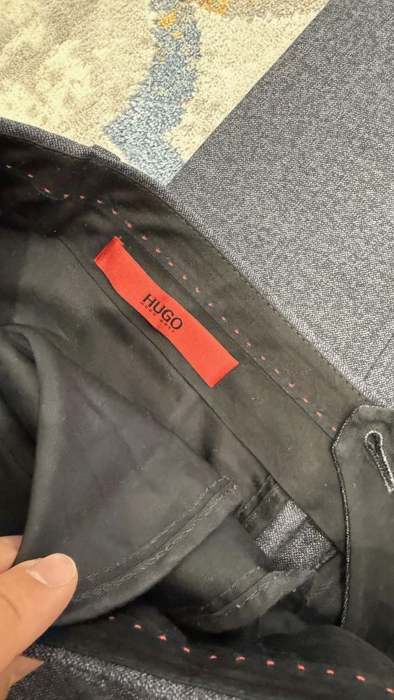 Продам шерстянные брюки от Hugo Boss  оригинал