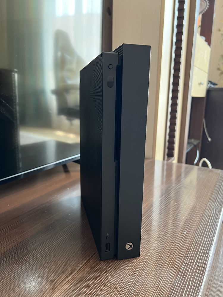 Xbox one X в идеальном состоянии