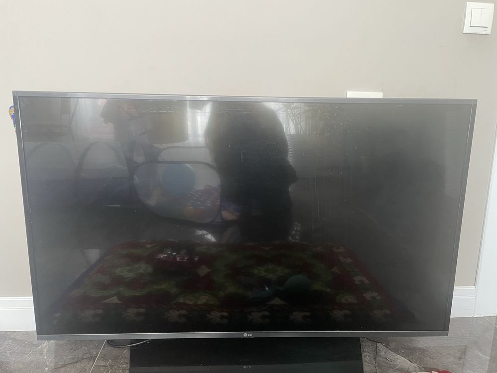 Телевизор LG 49LF630V Smart TV 123’ диагональ