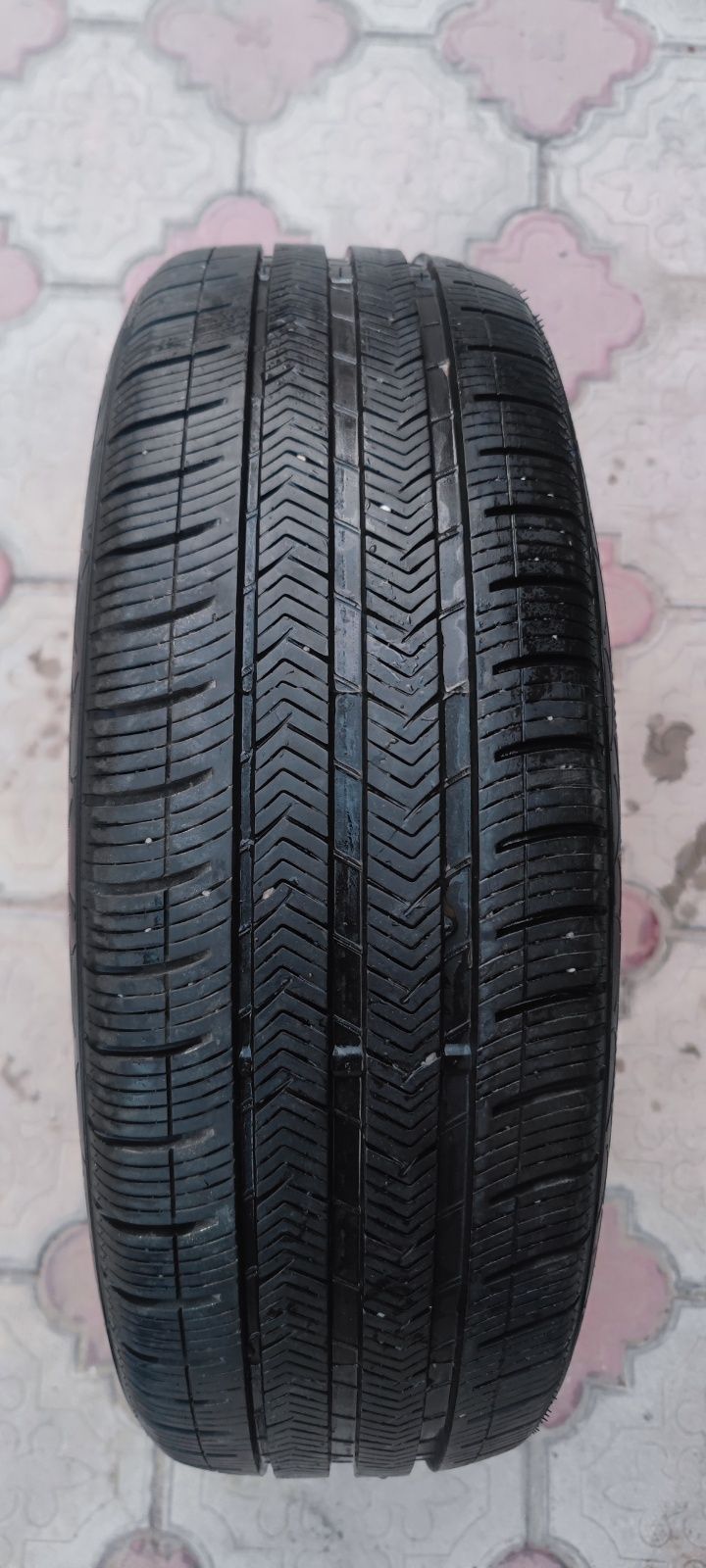 Vredestein 195/65R15 в хорошем состоянии 1 шт
