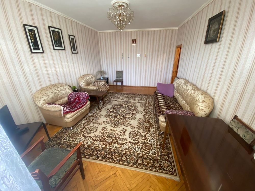 Продам 3-комнатную квартиру Обкомовский дом