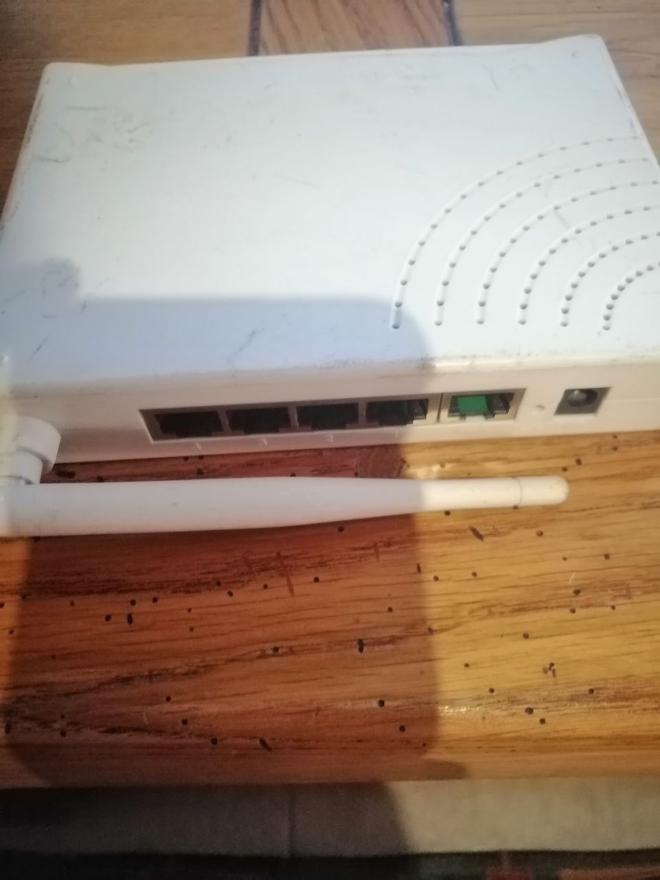 ПРОДАМ МОДЕМ (wi fi  HUAWEI ! 4 порта. Казахтелеком.