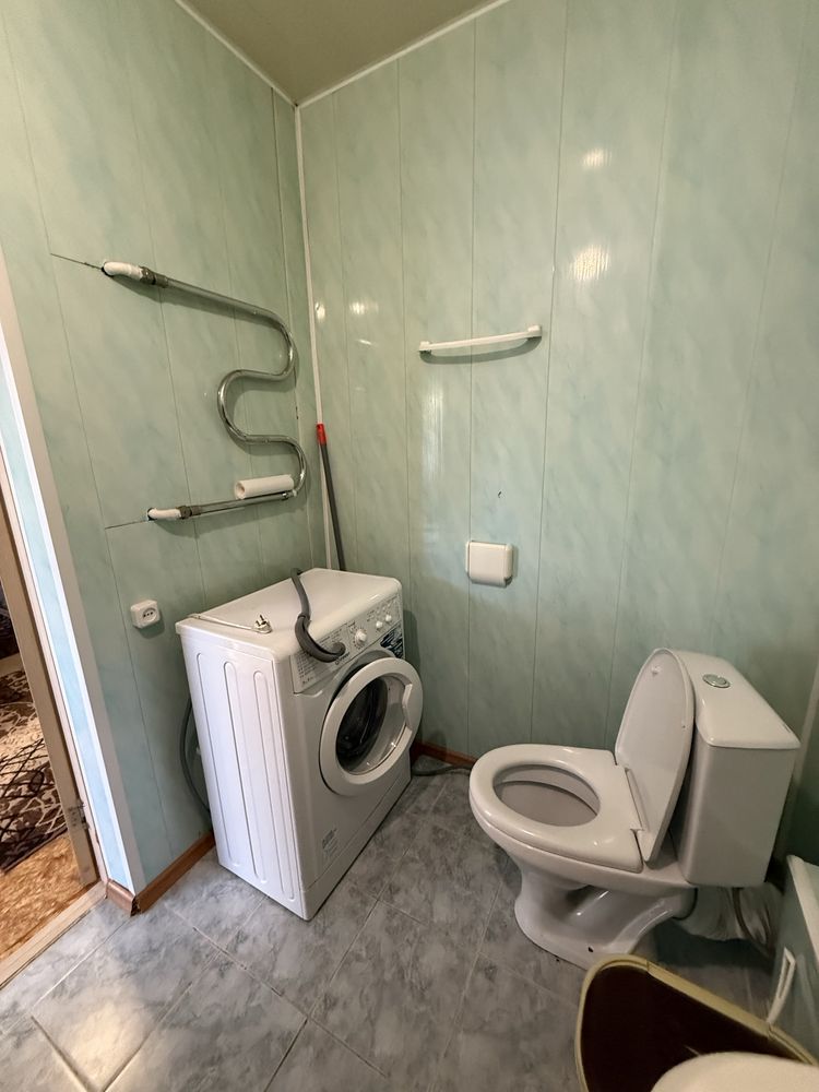 Продам квартиру 2х комнатную , не угловая !