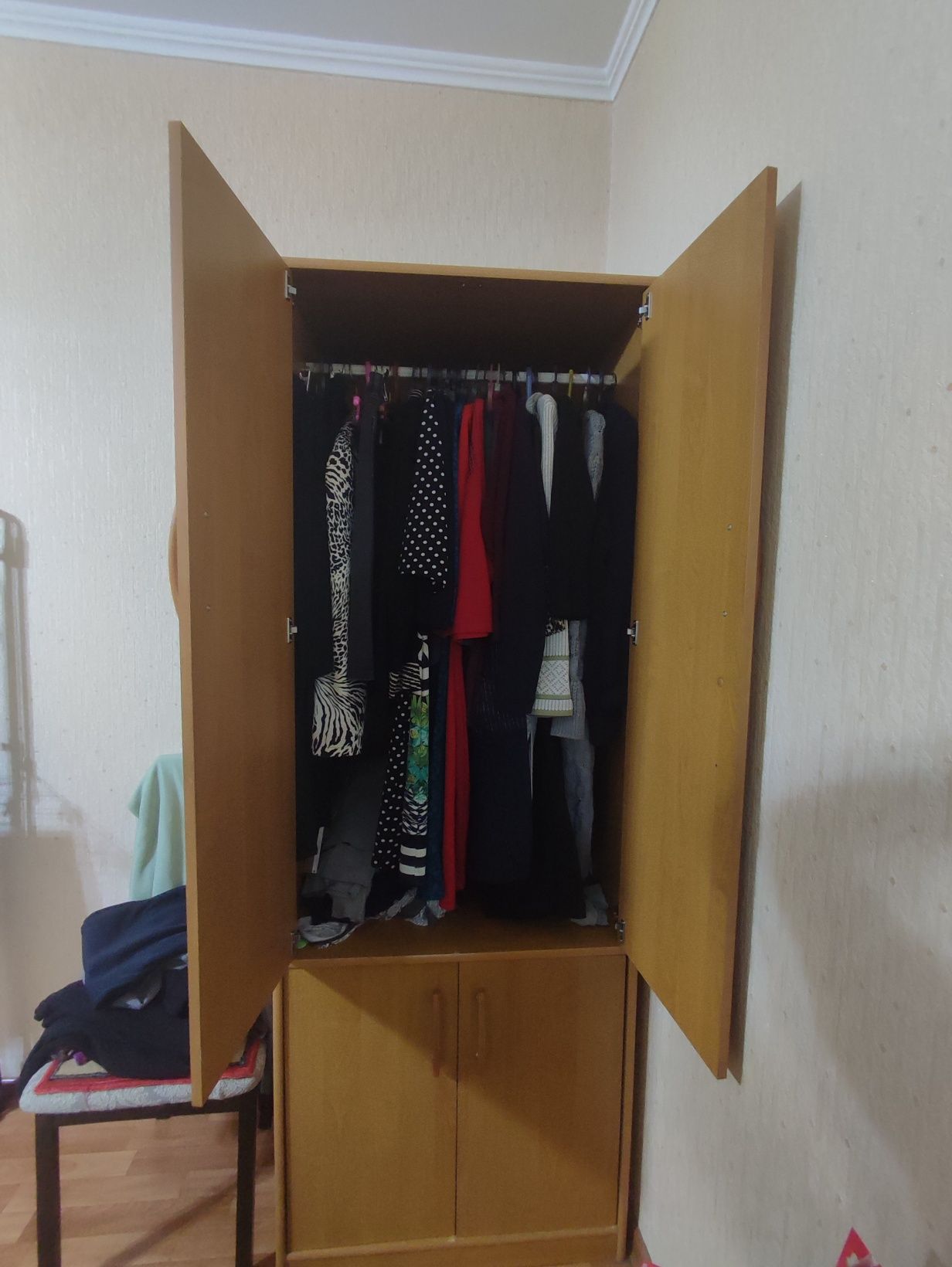 Продам срочно мебель