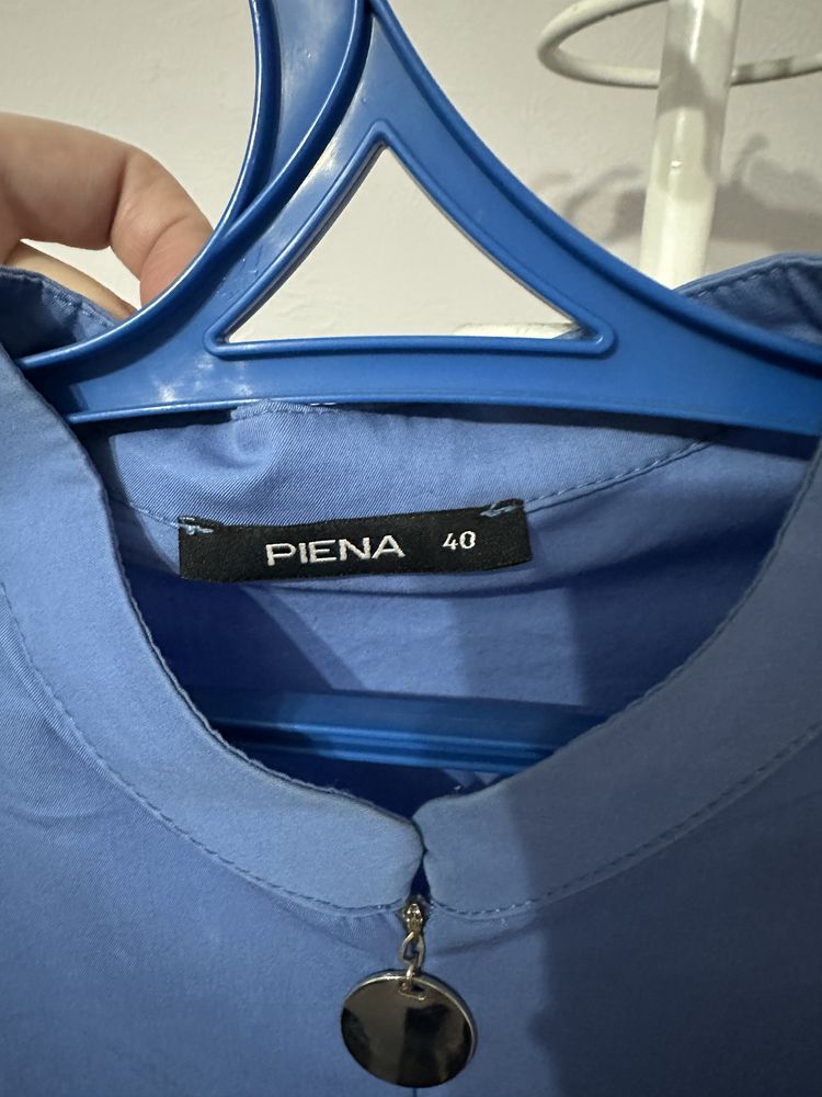 Продам два платья.