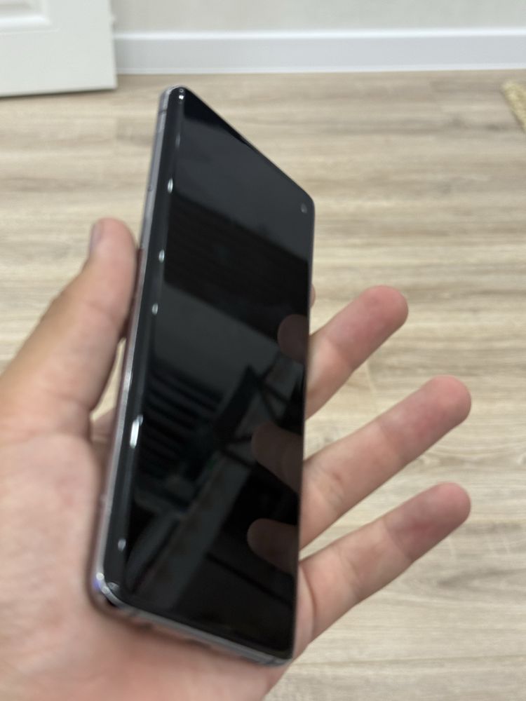 Samsung S10 в идеальном состояний