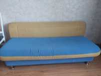 Продам диван срочно.