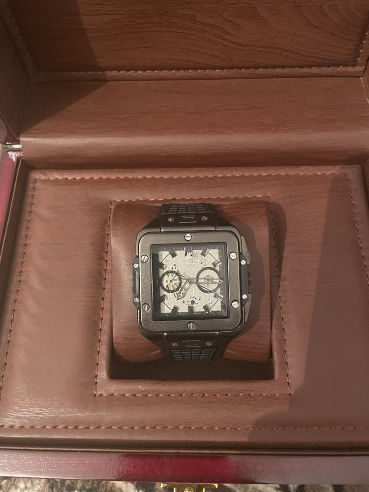 Часы HUBLOT под оригинал продам торг есть