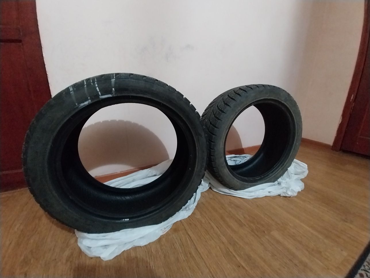Зимние шины  размер 225/45 R17